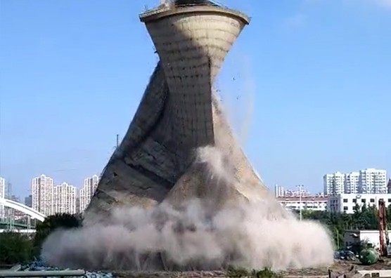 冷却塔机械拆除