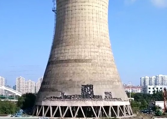 冷却塔机械拆除